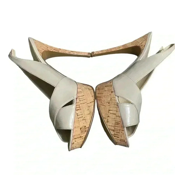 Guess Patent Leather Platform Stiletto Heels Size 9 - Picture 3 of 4